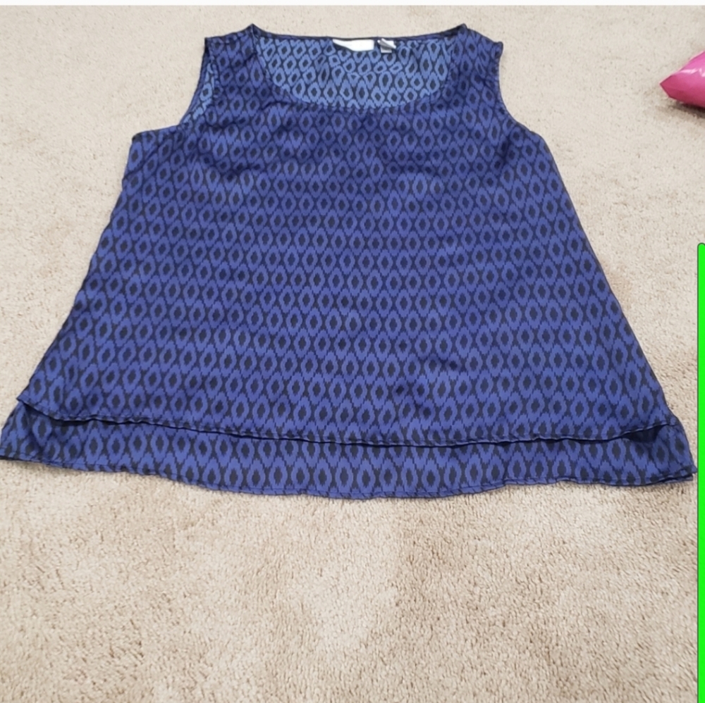 Diamond pattern sleeveless scoopneck like satin